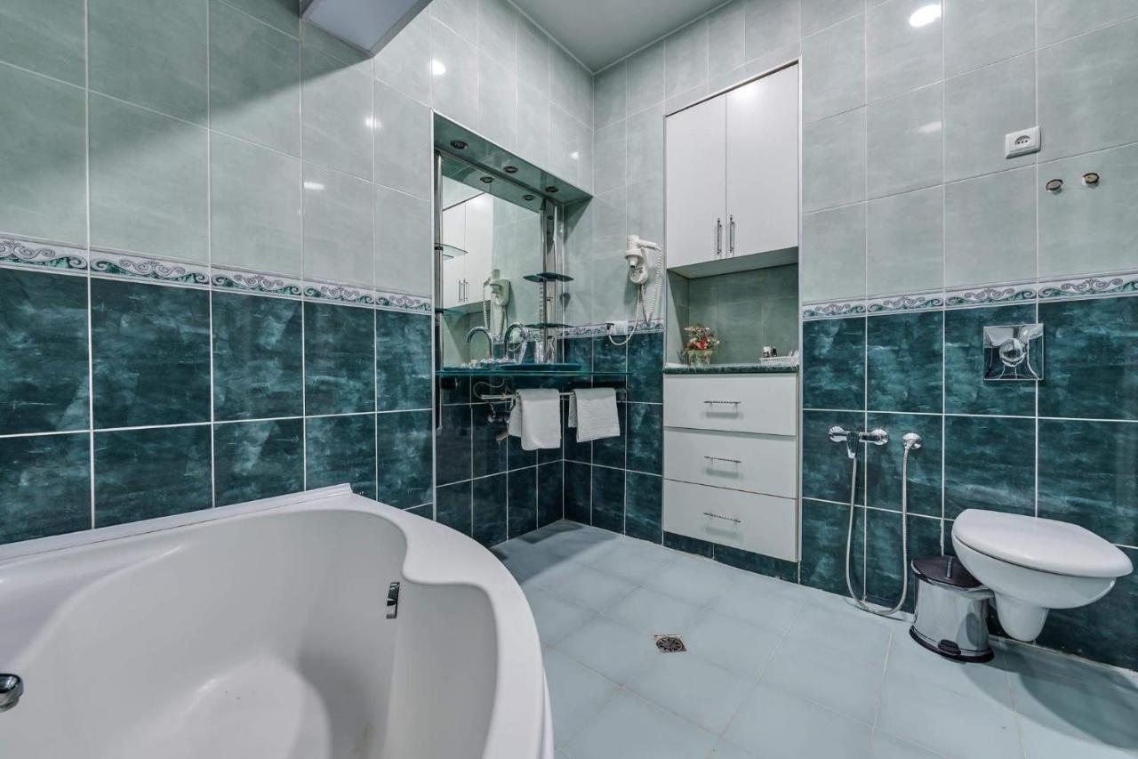 House 52 Boutique Hotel Тбілісі Екстер'єр фото