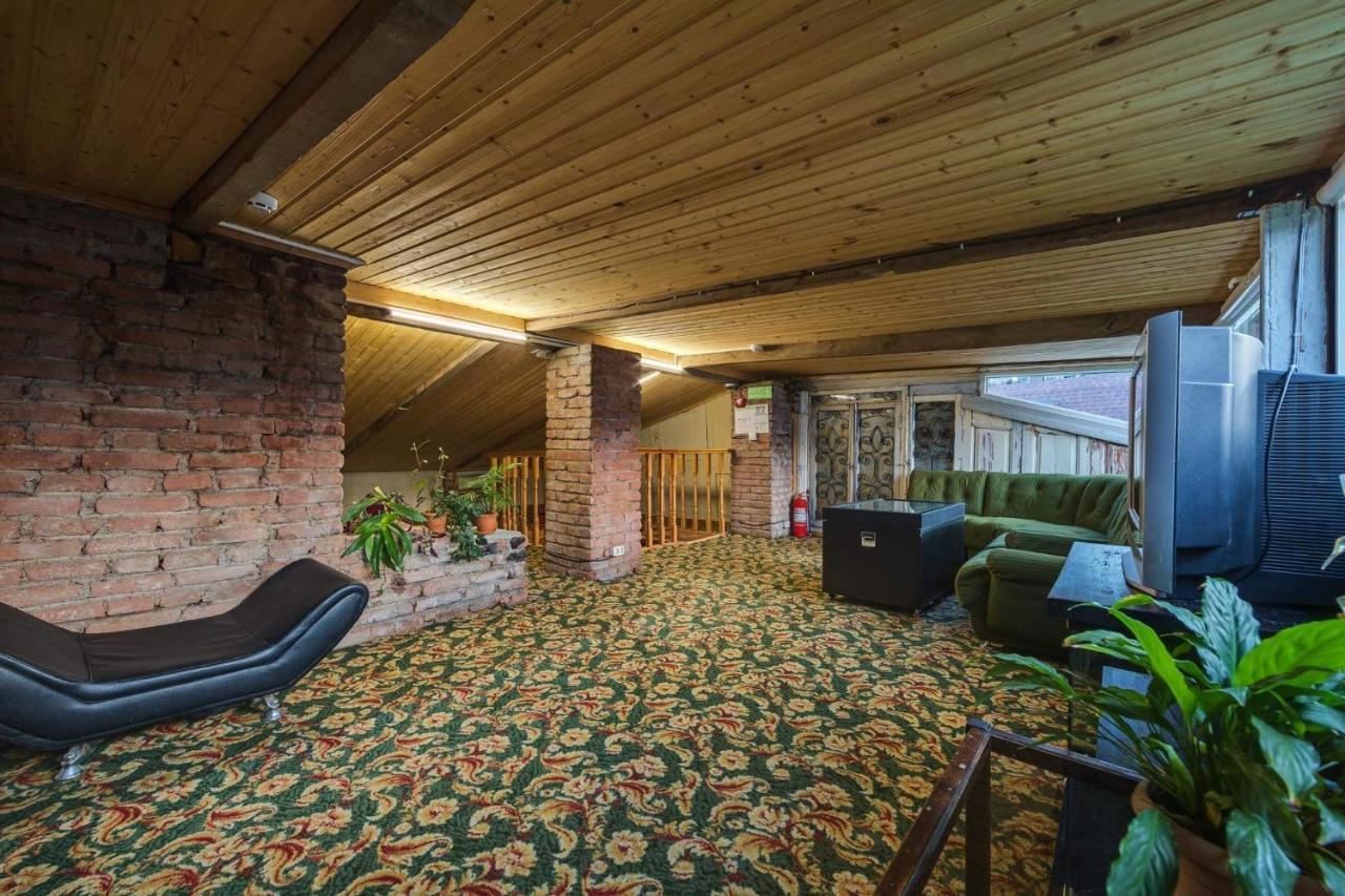 House 52 Boutique Hotel Тбілісі Екстер'єр фото
