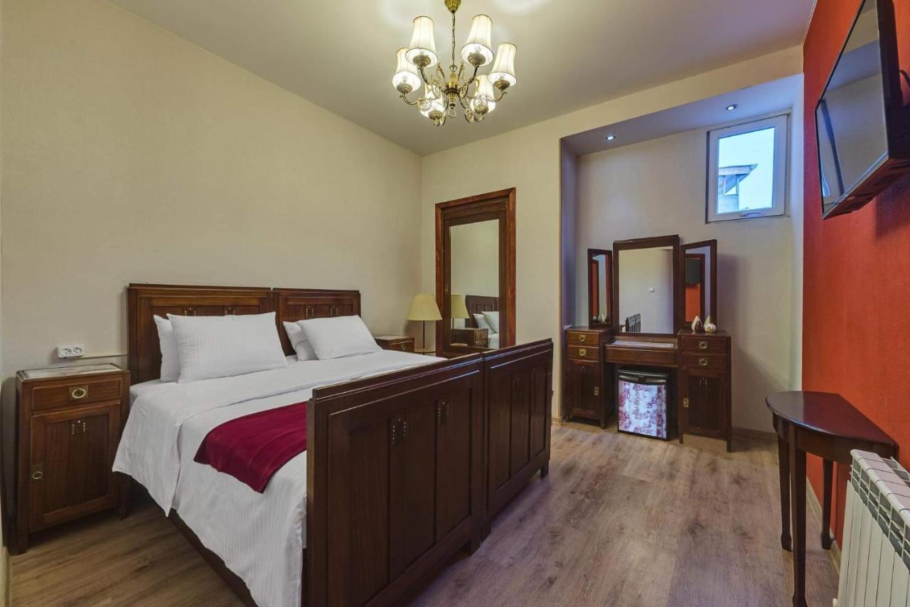 House 52 Boutique Hotel Тбілісі Екстер'єр фото