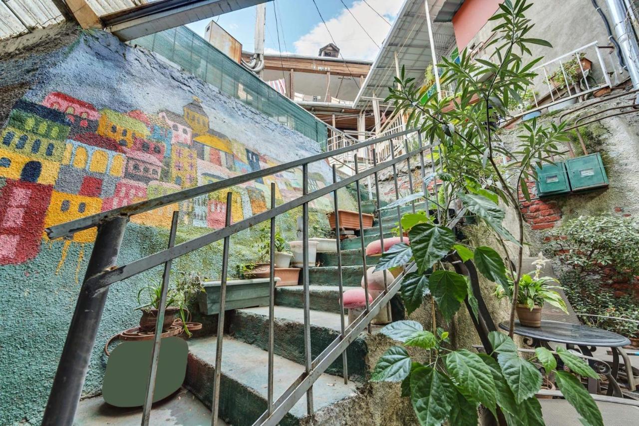 House 52 Boutique Hotel Тбілісі Екстер'єр фото